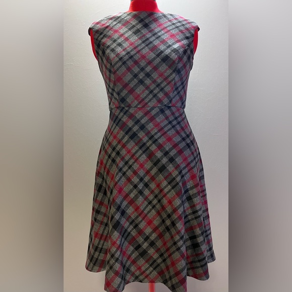 Maggy London Dresses & Skirts - Maggy London Red and Gray Plaid Midi Dress